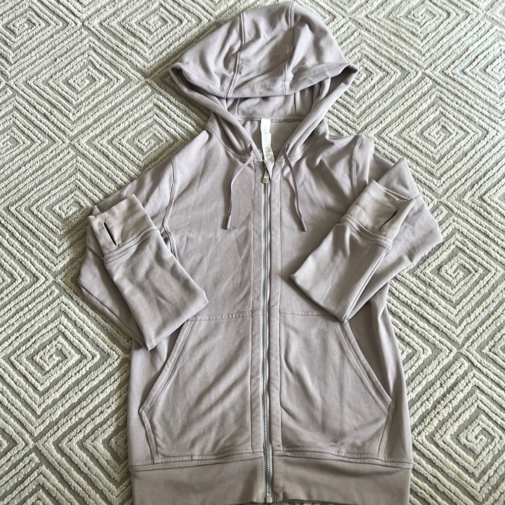 BRAND NEW Lululemon Sweatshirt Size 4